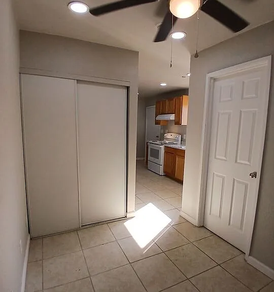 357 W Magnolia St #STUDIO — Photo 4