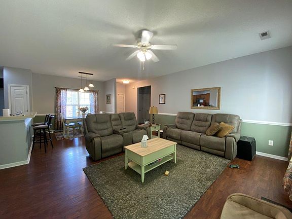4th image of 105 Cassels Ln