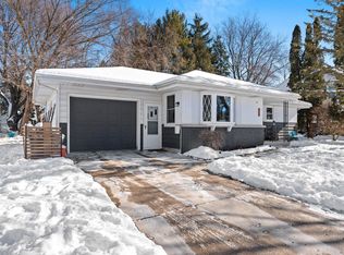 823 N 12th St, Manitowoc, WI 54220