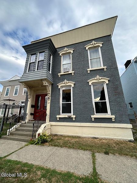 2nd image of 1624 3rd Avenue