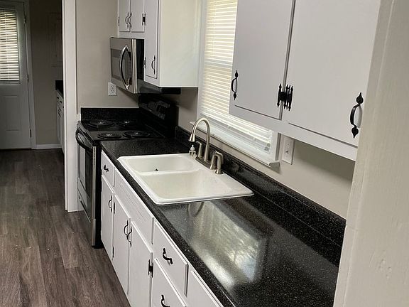 3rd image of 233 N Linden Ave