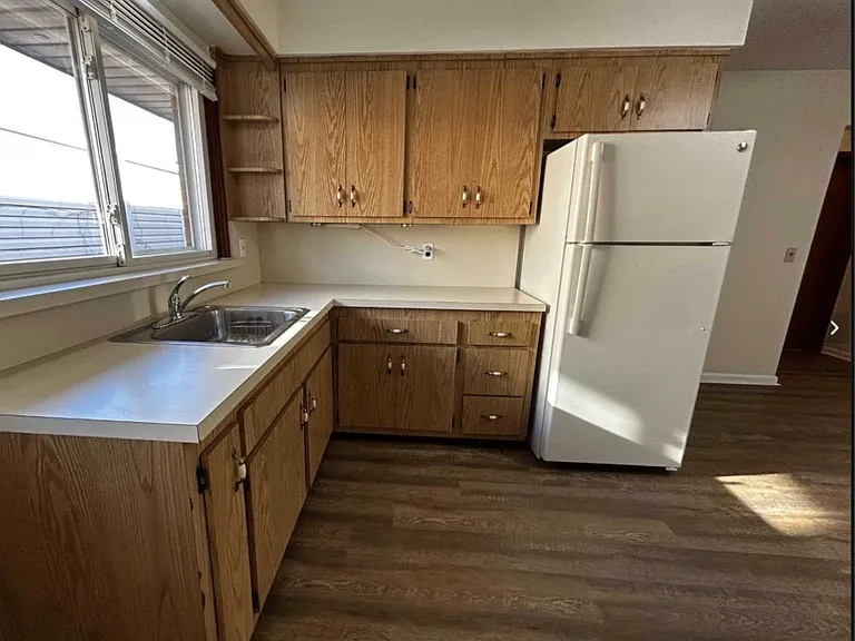 34 Burns Ave #1 — Photo 4
