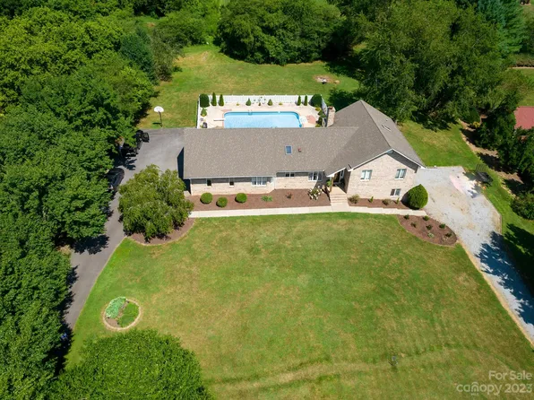 835 Cane Creek Rd, Fletcher, NC 28732