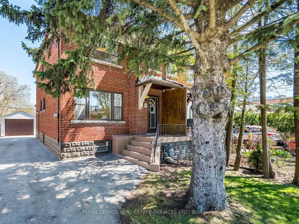 19 19th St, Toronto, ON M8V 3L4