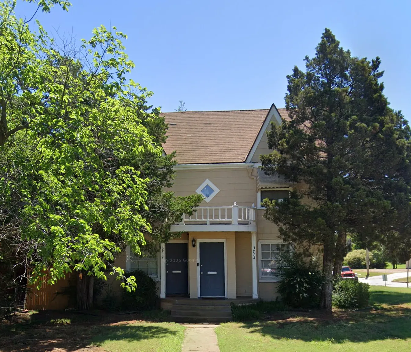 36th & Shartel 4plex - 4 — Photo 4