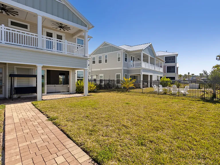 401 Marquesa Cir #1 — Photo 47