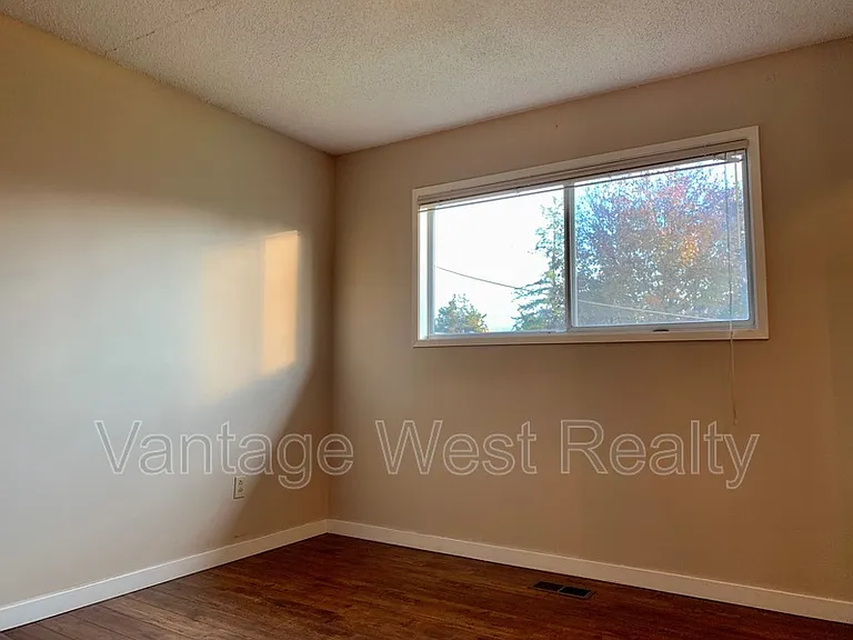 2009A Polo Rd — Photo 17