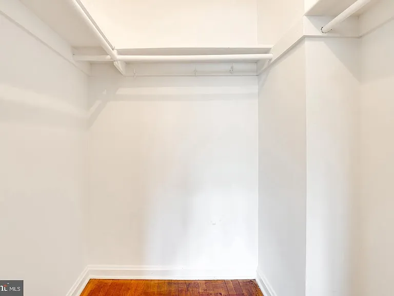 502 N Mansfield St — Photo 25