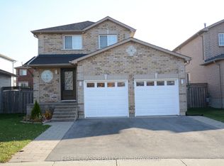 13 Benjamin Ln, Barrie, ON L4N 0S3