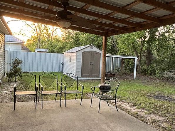 255 Beaver St, Ray City, GA 31645