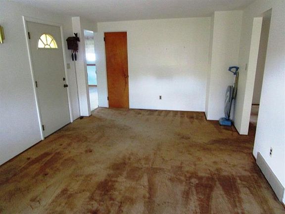 3rd image of 151 Kathleen Dr