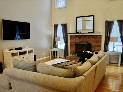 48 Bee Mountain Rd, New Hartford, CT, 06057