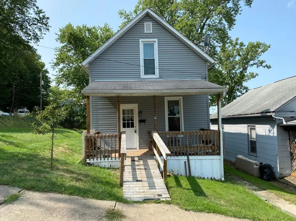 134 S Main St, Uhrichsville, OH 44683