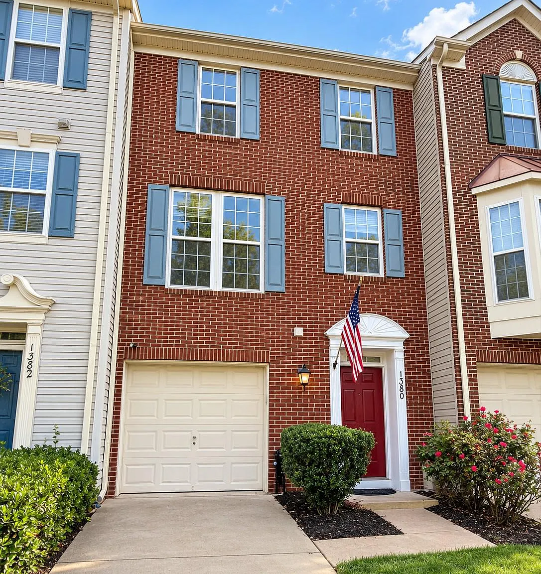 3 bed, 3.5 bath, 2110 sqft, $2,950 — Photo 1