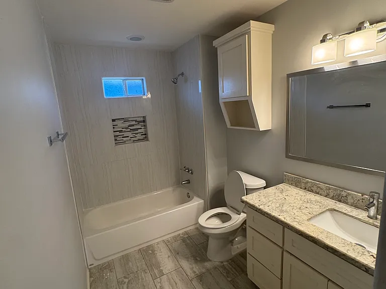 2004 Ash Cir — Photo 10