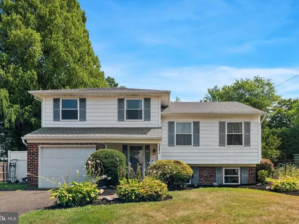 1233 Barness Dr, Warminster, PA 18974