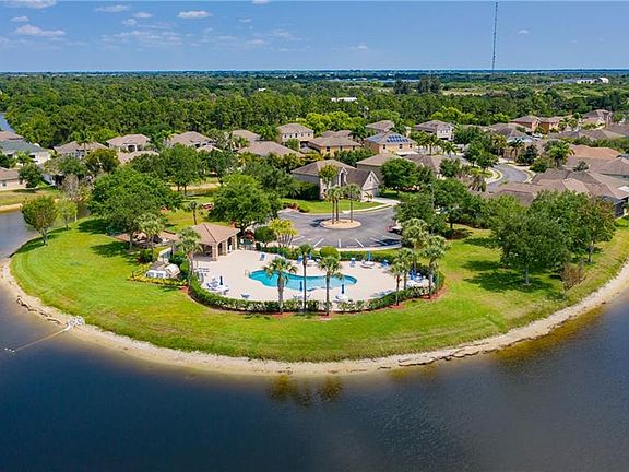 3rd image of 2672 Suncoast Lakes Blvd