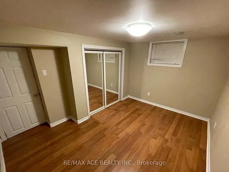 46 Mossbank Dr #BASEMENT — Photo 4