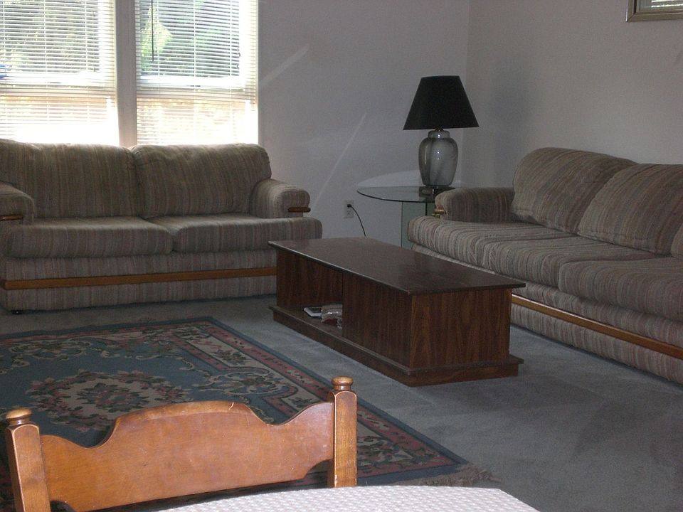 Livingroom with vaulted ceiling