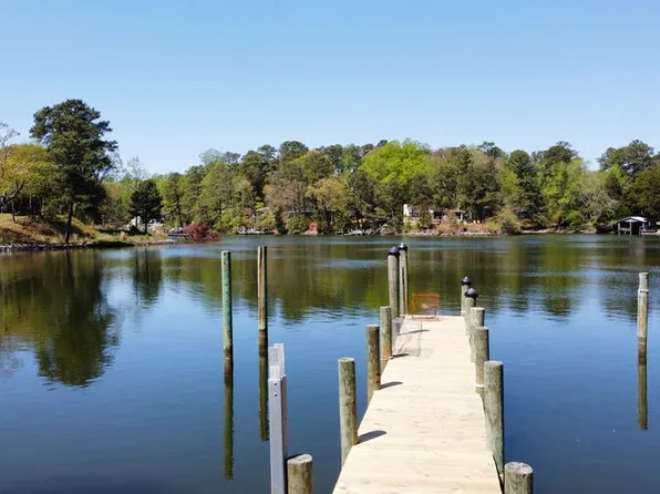 116 Leachwood Rd, Lancaster, VA 22503