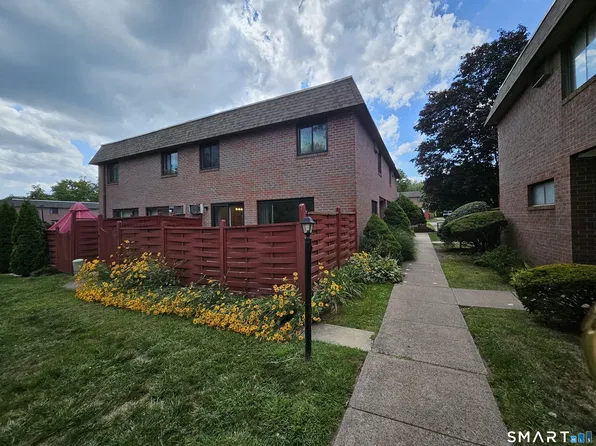 21 Sharon Ln, Wethersfield, CT 06109