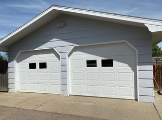 303 Pleasant Ave N, Surrey, ND 58785