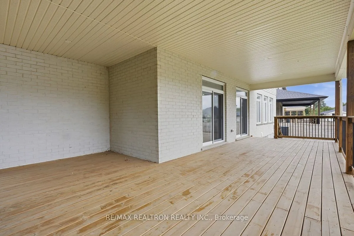 4 bed, $4,000 — Photo 4