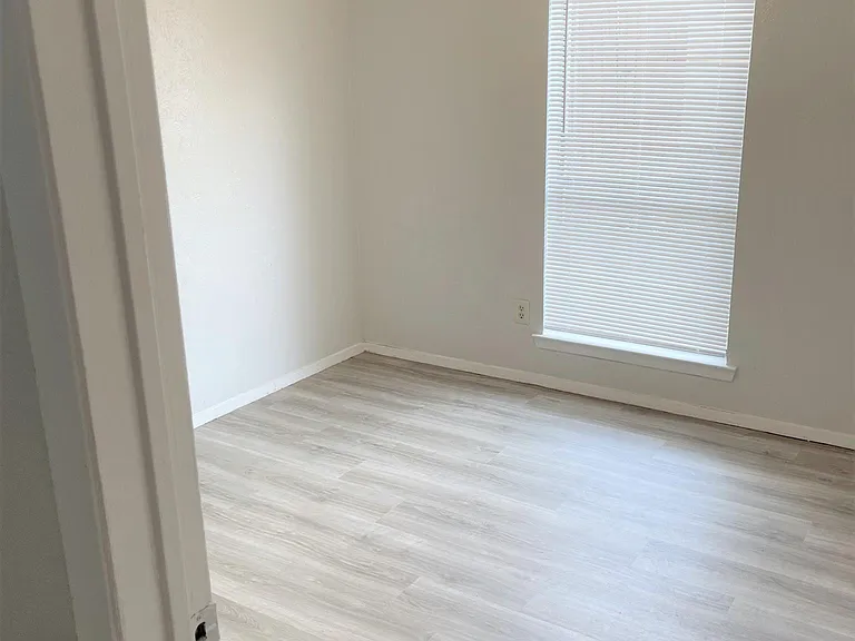 1904 Spies Springs Ct — Photo 18