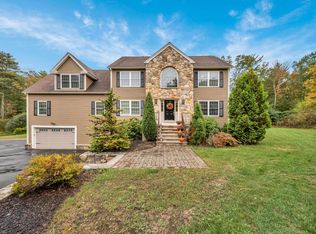 7 Coopers Grove Rd, Kingston, NH 03848