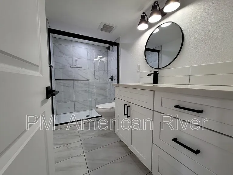 4841 Minnesota Ave #A — Photo 11