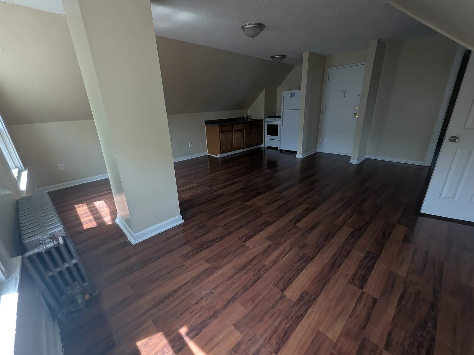 2 bed, 800 sqft, $1,475 — Photo 2