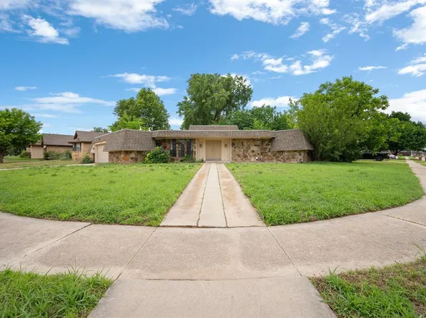 1305 Quail Hollow Dr, Norman, OK 73072