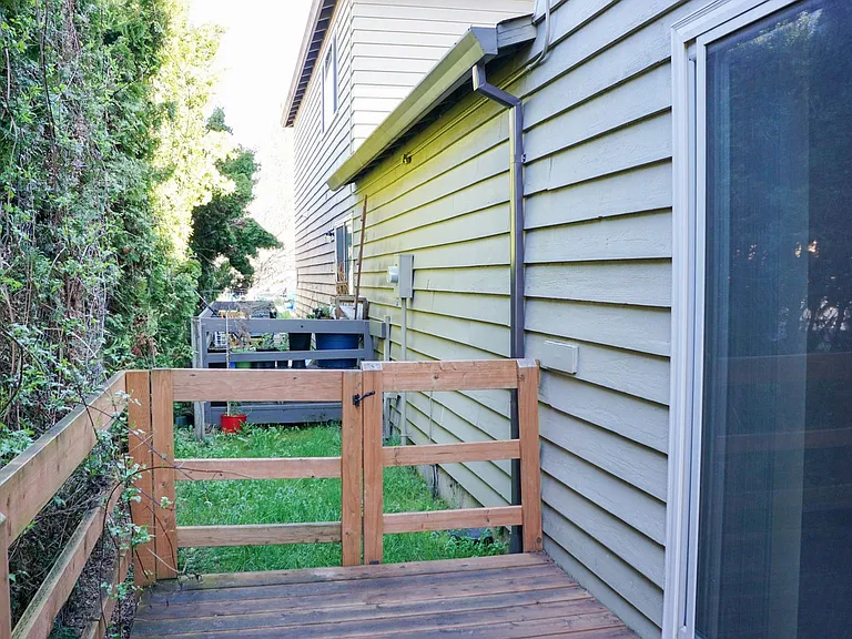 3705 SE 35th Pl #18 — Photo 11