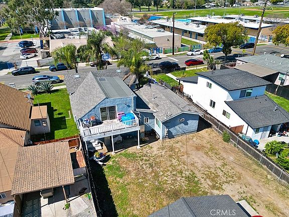 3rd image of 139 N Palm Ave