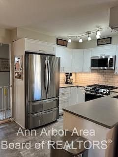 4th image of 2912 Renfrew St