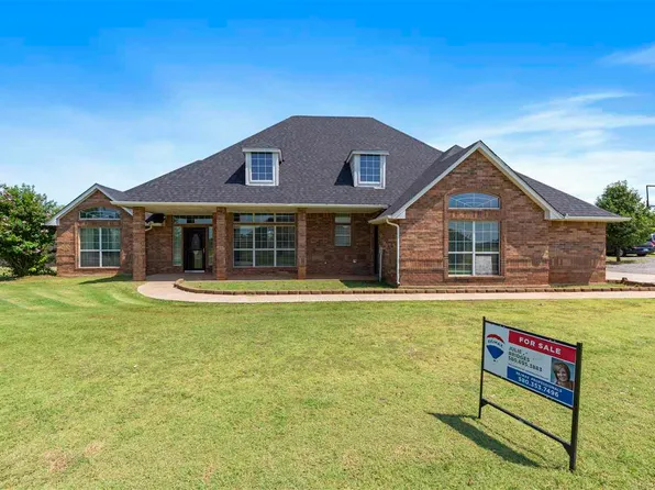 296 NE Prairie View Dr, Elgin, OK 73538