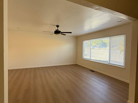 5th image of 4561 Heyer Ave