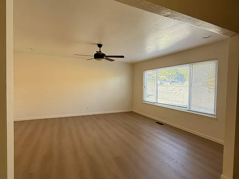 4561 Heyer Ave — Photo 5