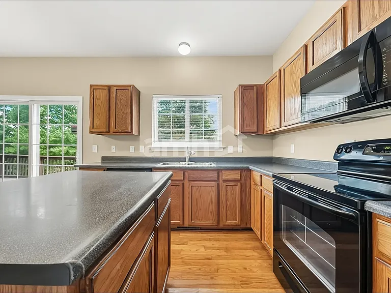 114 Cabin Branch Cir — Photo 4
