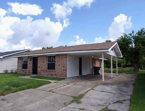 Alma St, Westwego — Photo 2