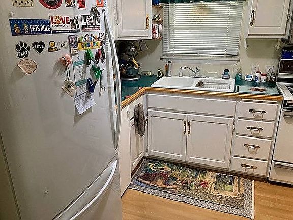 3rd image of 10550 Holloway Dr #58