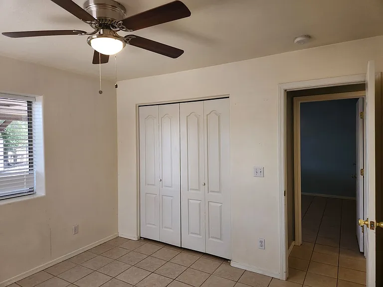 601 W Frontier St — Photo 15