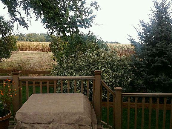 4th image of 16990 Hughes Dr