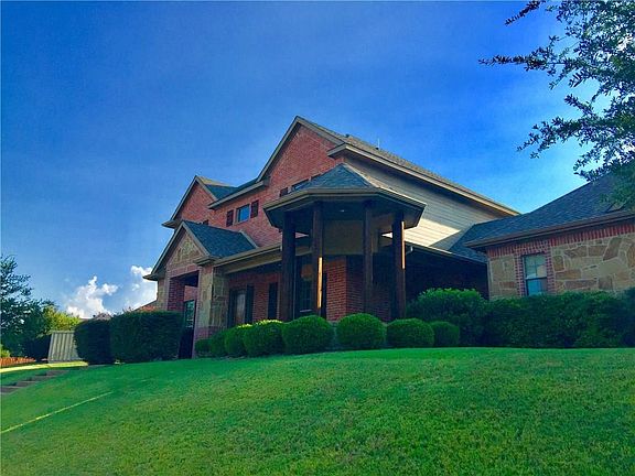 2nd image of 3200 Oak Dr