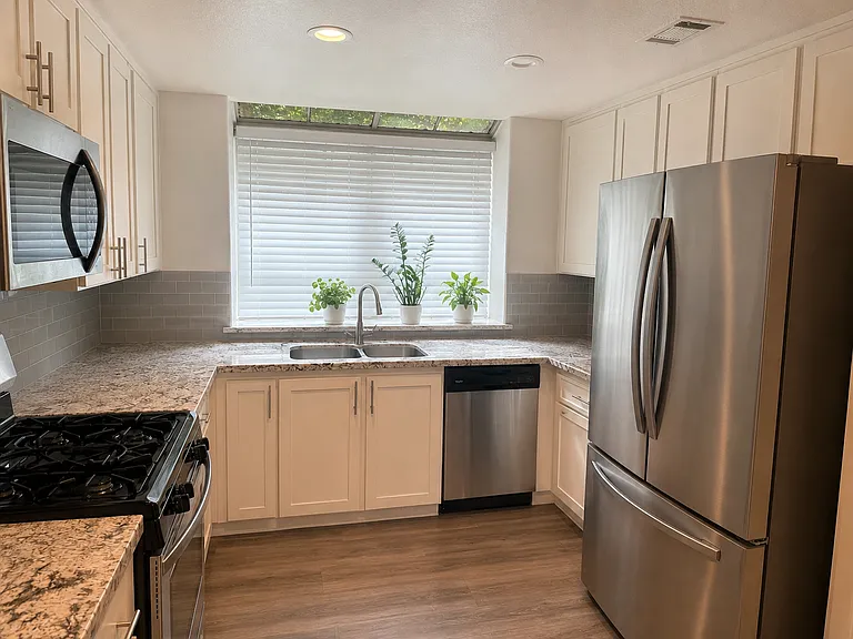 55 Nightingale Dr — Photo 7