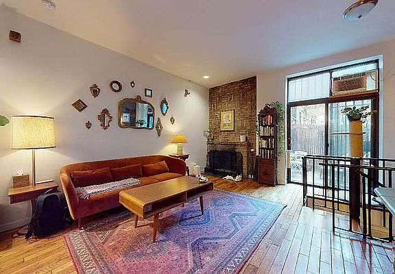 4th image of 46 W 85th St APT C