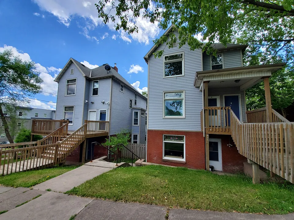 421 N 1st Ave W