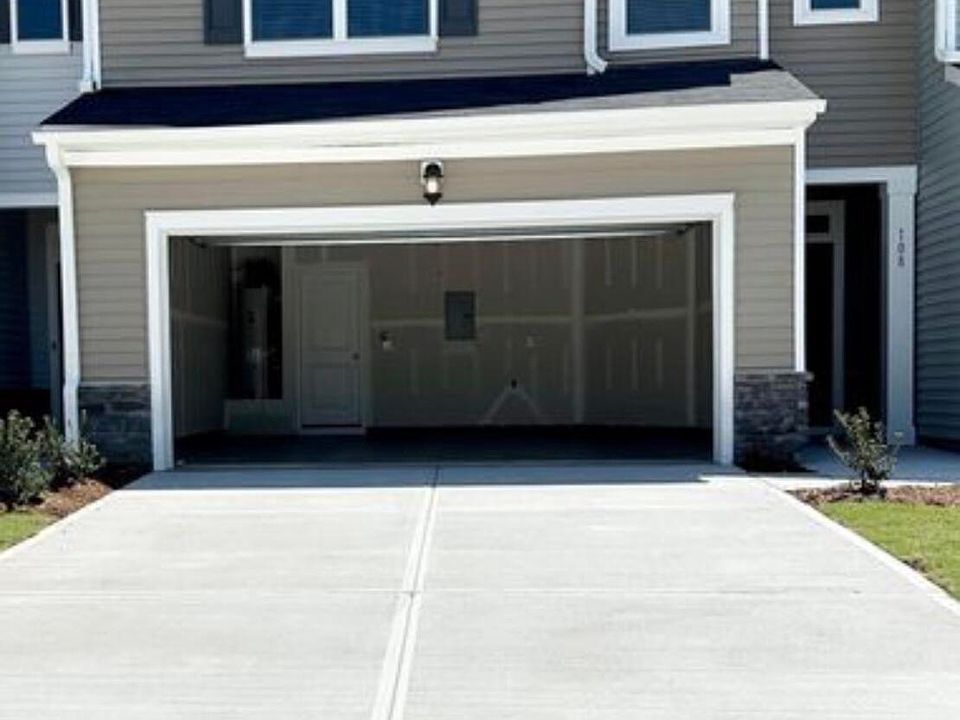 1st image of 108 Jade Creek Dr
