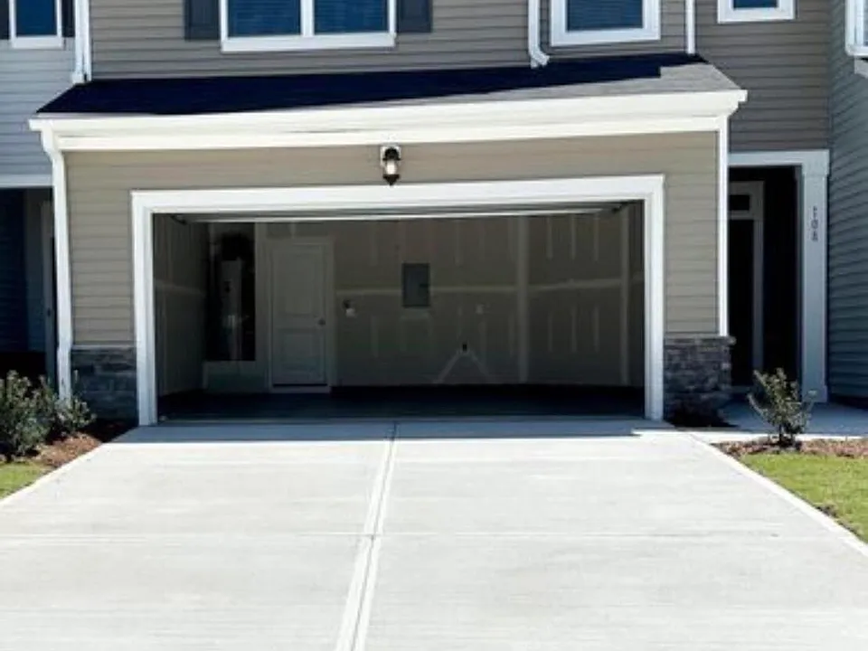 108 Jade Creek Dr