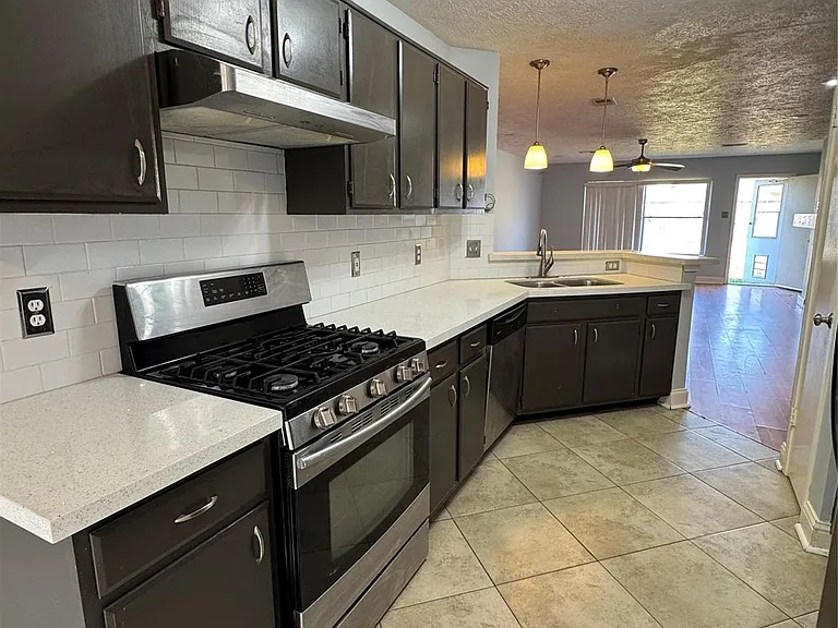 12435 Chalmette St — Photo 17